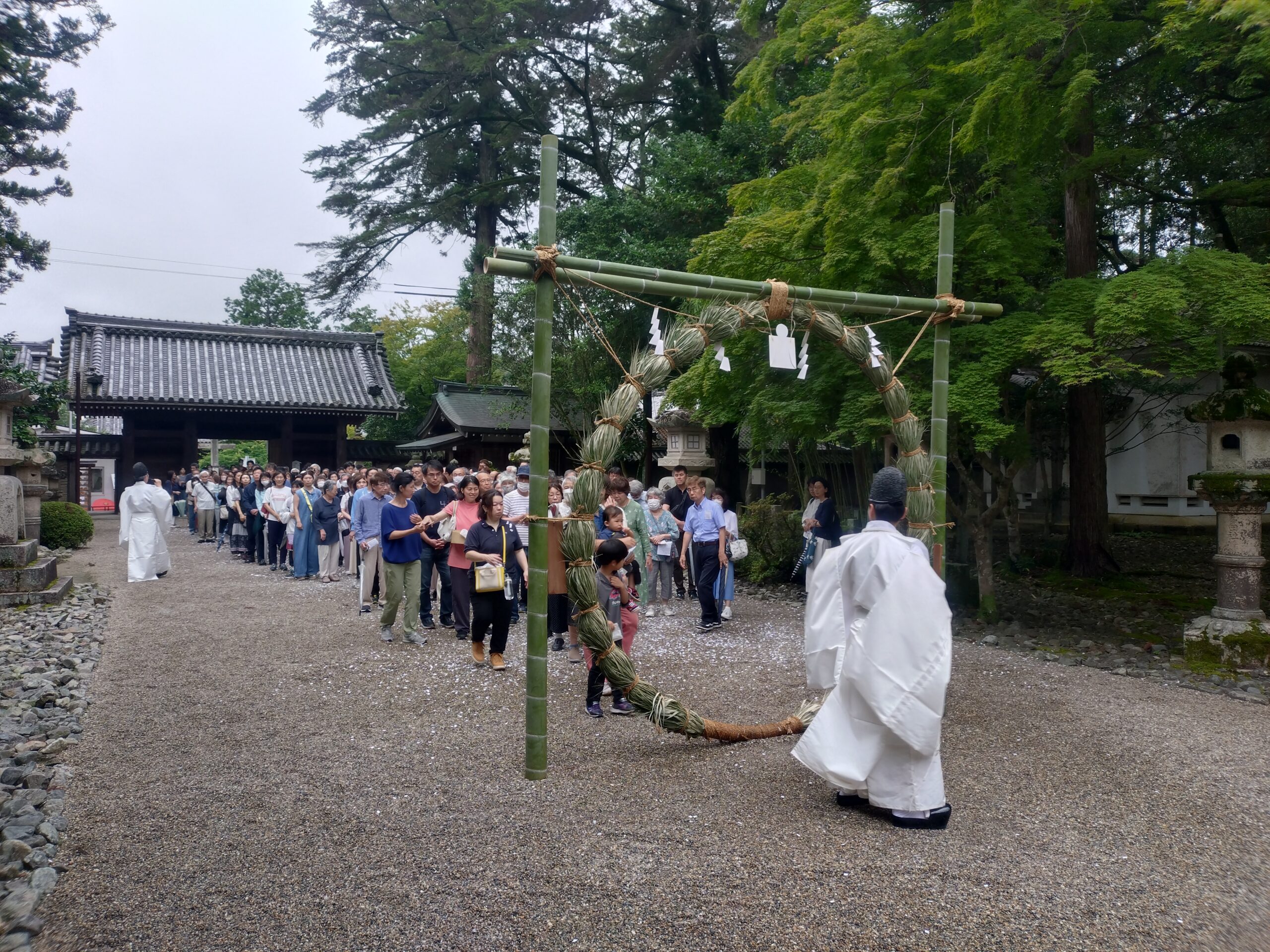 夏越大祓式(茅輪神事) | 多田神社